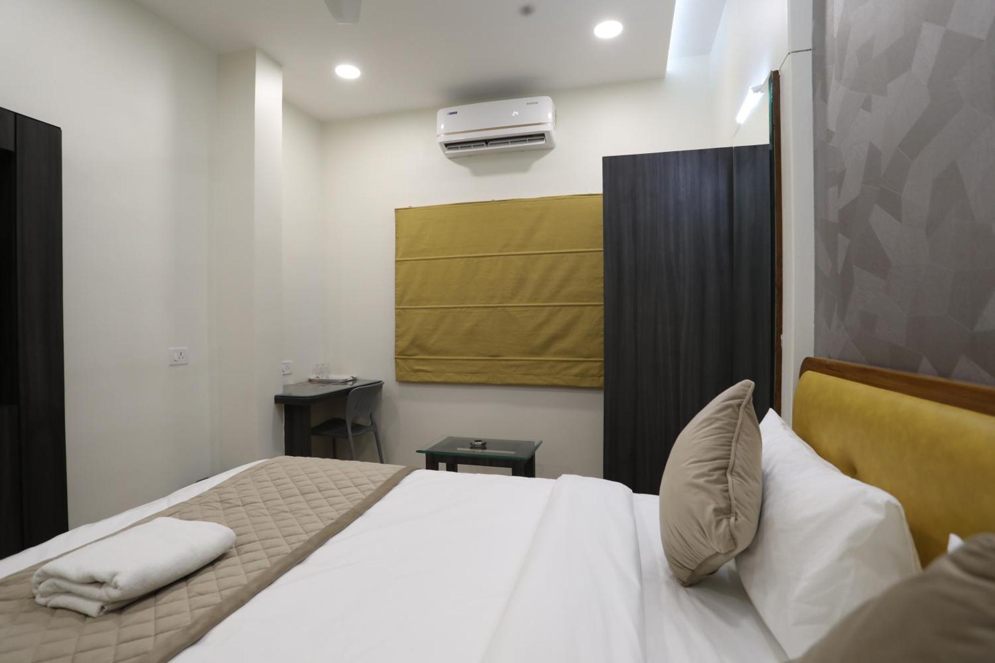 Hotel Ajinkya Palace Aurangabad  Zewnętrze zdjęcie