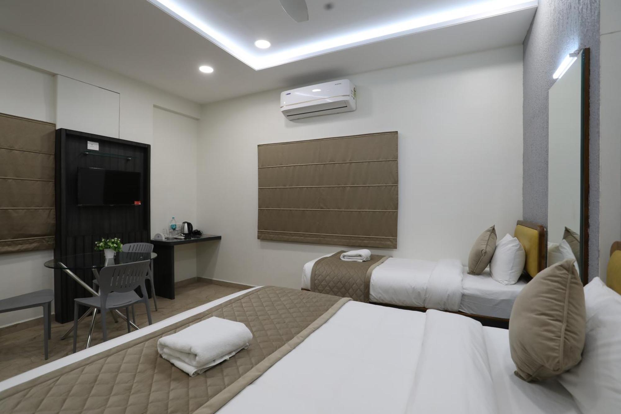 Hotel Ajinkya Palace Aurangabad  Zewnętrze zdjęcie