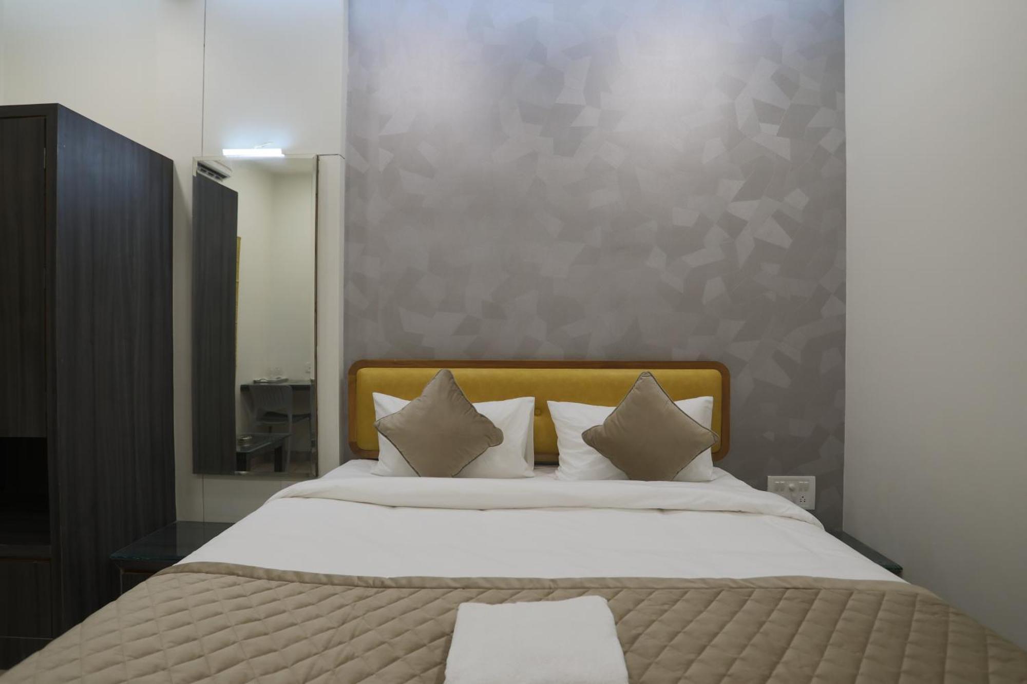 Hotel Ajinkya Palace Aurangabad  Zewnętrze zdjęcie