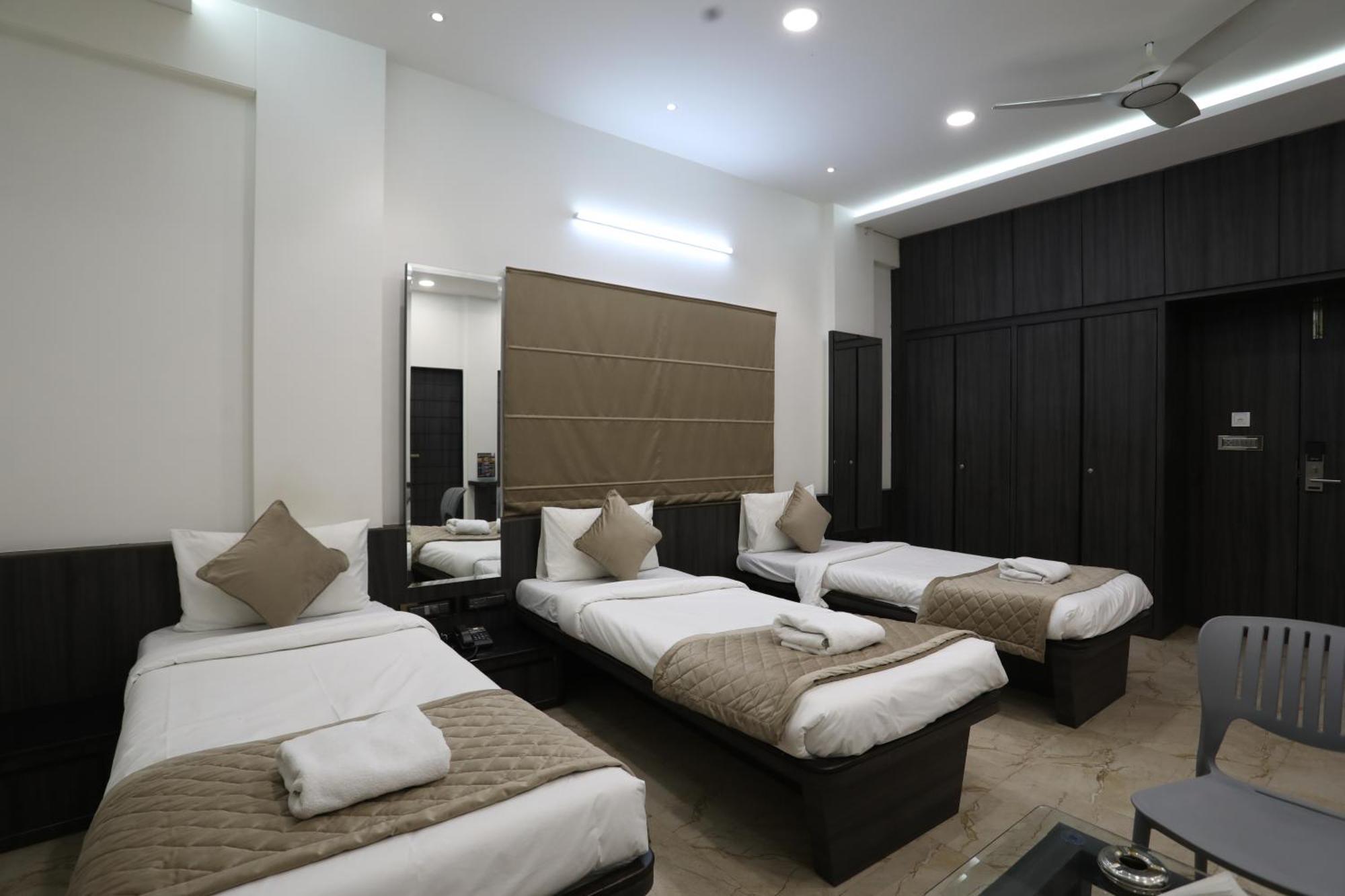 Hotel Ajinkya Palace Aurangabad  Zewnętrze zdjęcie